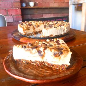vegan snickers cheesecake