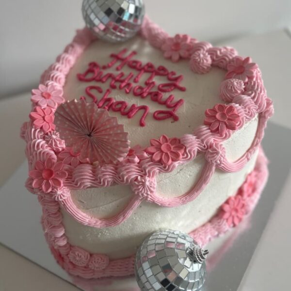 Vegan vintage heart cakes in Melbourne.
