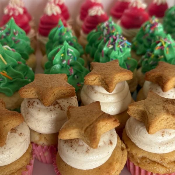 vegan mini Christmas cupcakes